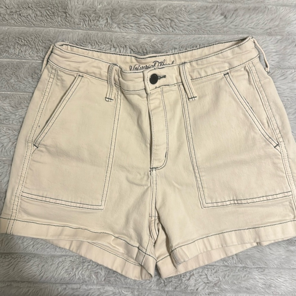Universal Thread ladies shorts, size 6
